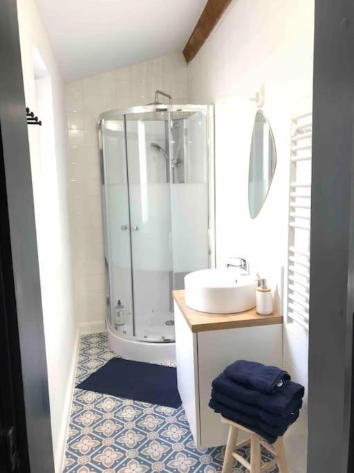 Grand Appartement En Maison De Ville Valréas Eksteriør billede