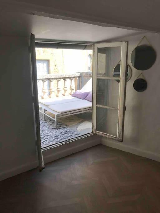 Grand Appartement En Maison De Ville Valréas Eksteriør billede